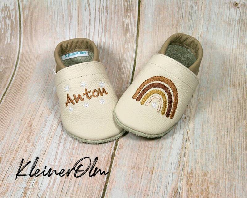 Krabbelpuschen Lederpuschen Babyschuhe Krabbelschuhe Regenbogen Sternchen von KleinerOlm