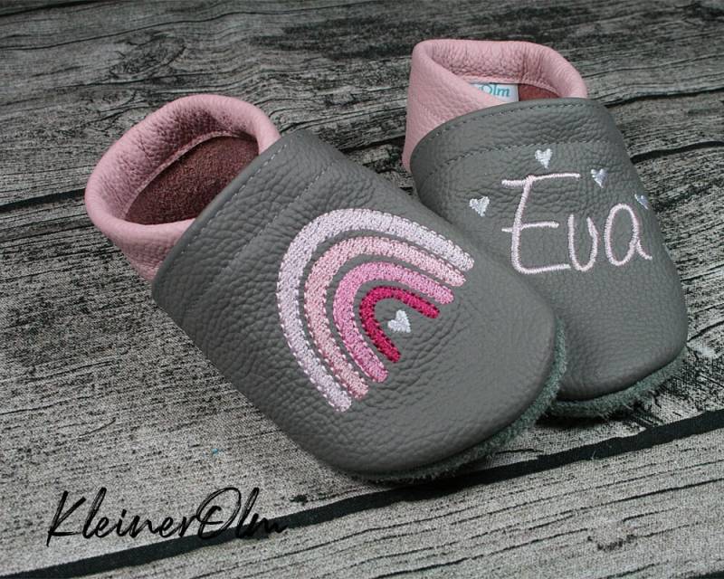 Krabbelpuschen Lederpuschen Babyschuhe Krabbelschuhe Regenbogen Sternchen von KleinerOlm