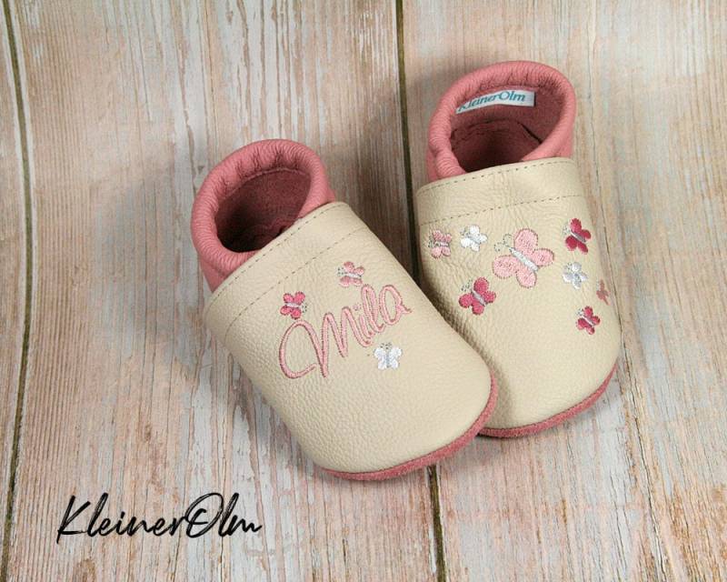 Krabbelpuschen Lederpuschen Babyschuhe Krabbelschuhe Schmetterling Name von KleinerOlm