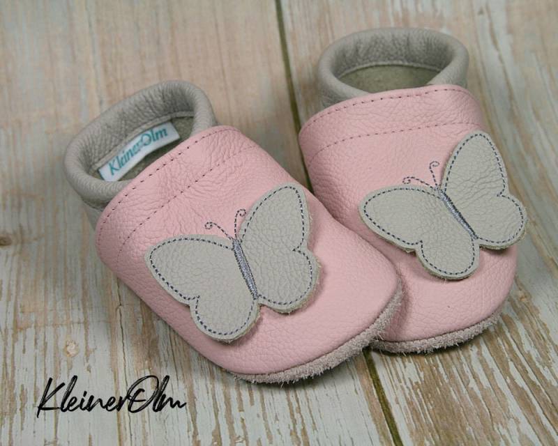 Krabbelpuschen Lederpuschen Babyschuhe Krabbelschuhe Schmetterling Name von KleinerOlm