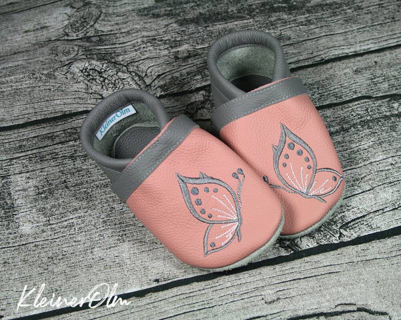 Krabbelpuschen Lederpuschen Babyschuhe Krabbelschuhe Schmetterling von KleinerOlm