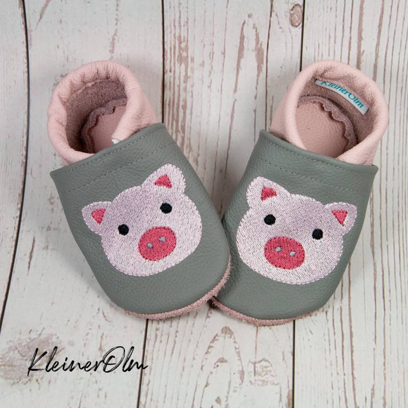 Krabbelpuschen Lederpuschen Babyschuhe Krabbelschuhe Schweinchen Pig von KleinerOlm