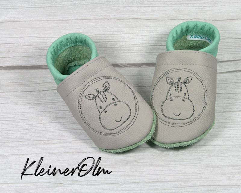 Krabbelpuschen Lederpuschen Babyschuhe Krabbelschuhe Zebra Minimal, Name von KleinerOlm