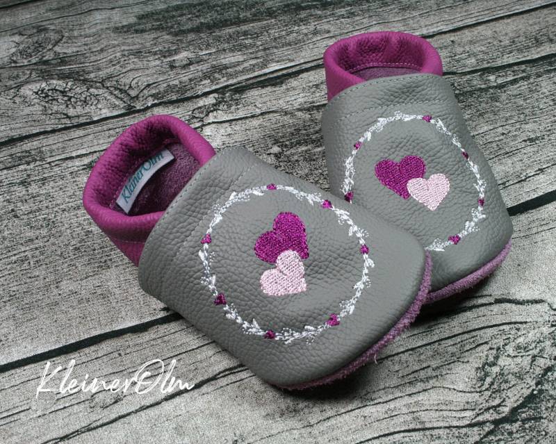 Krabbelpuschen Lederpuschen Krabbelschuhe Herz Blume von KleinerOlm