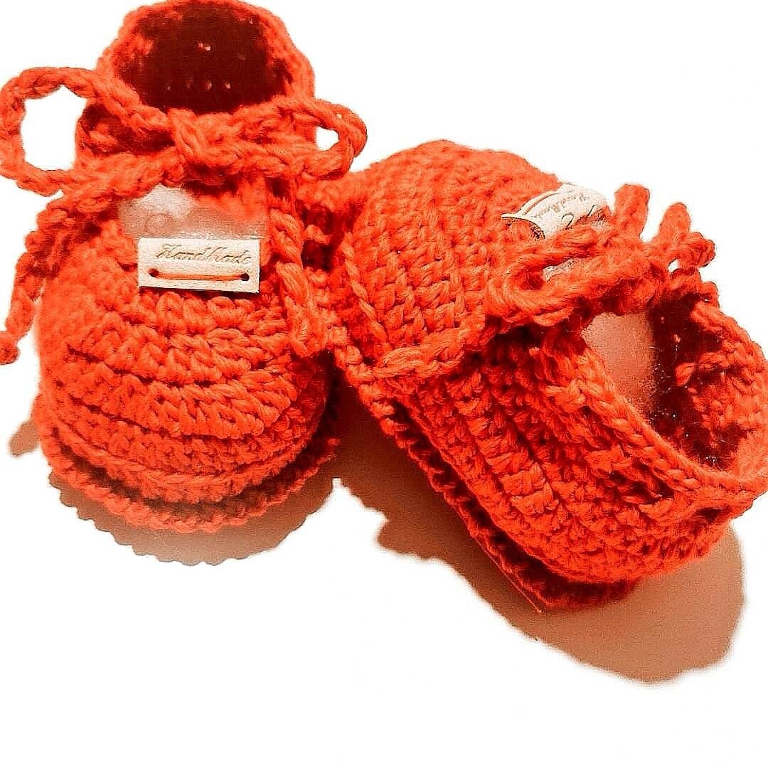 Gehäkelte Babyhalbschuh in Rotversandkostenfrei Gehäkelte Babyhalbschuh in Rotversandkostenfrei von KleinerSchuh