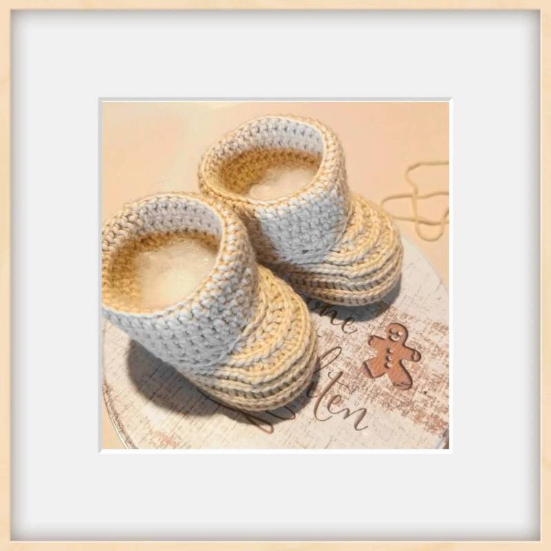 Gehäkelte Babyschühchen in Beigeversandkostenfrei Gehäkelte Babyschühchen in Beigeversandkostenfrei von KleinerSchuh