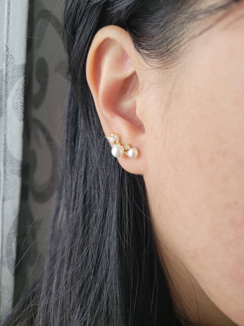 Blume Ohrringe Mit Zirkon Reinen Steinen Und Perlen 2 Stück Für Beide Seiten, Vergoldet 18K Aus Silber 925 + Geschenkverpackung von KleinerSuessling