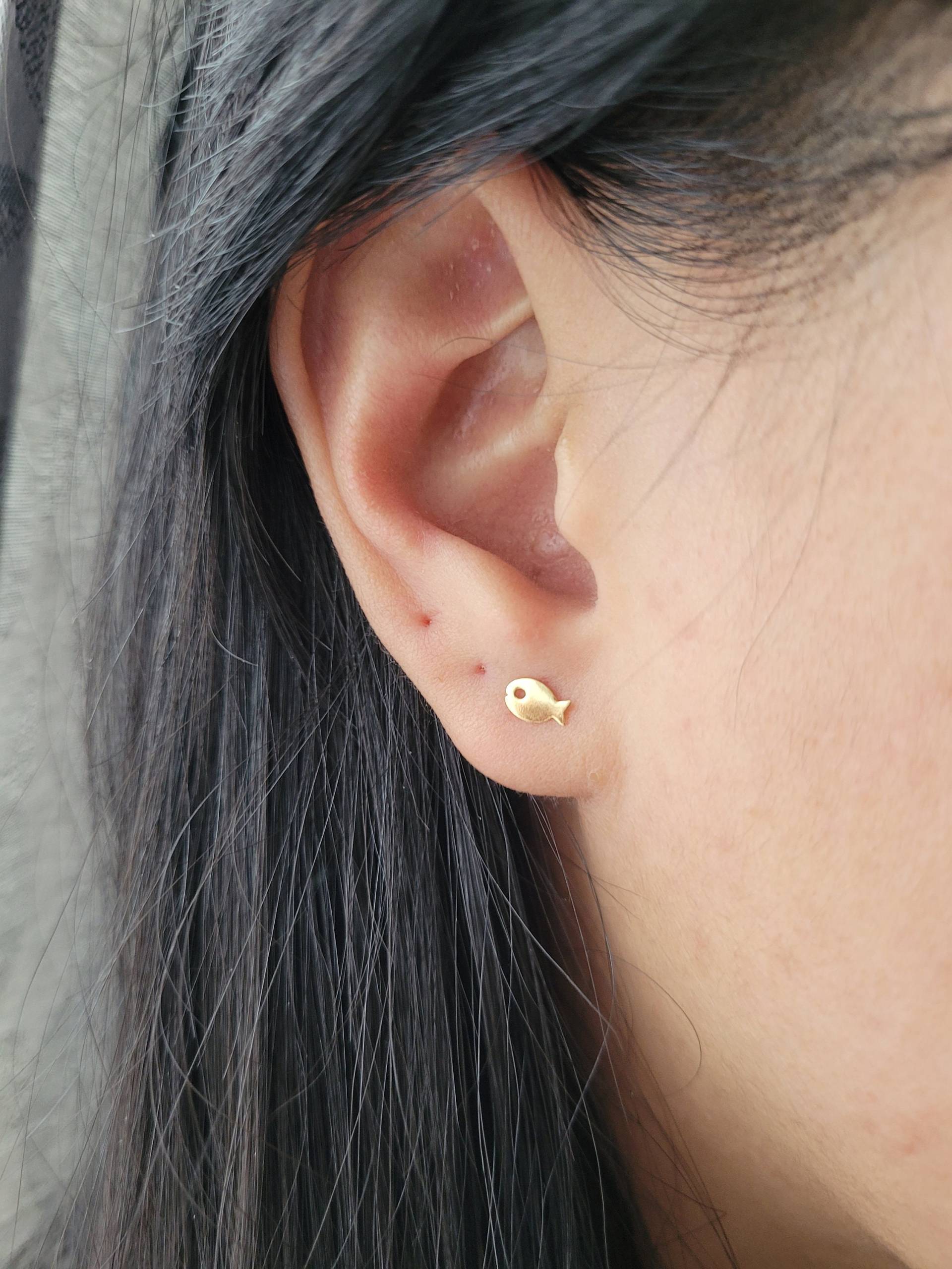 Fisch Ohrringe 2 Stück Für Beide Seiten, Vergoldet 18K Aus Silber 925 + Geschenkverpackung von KleinerSuessling