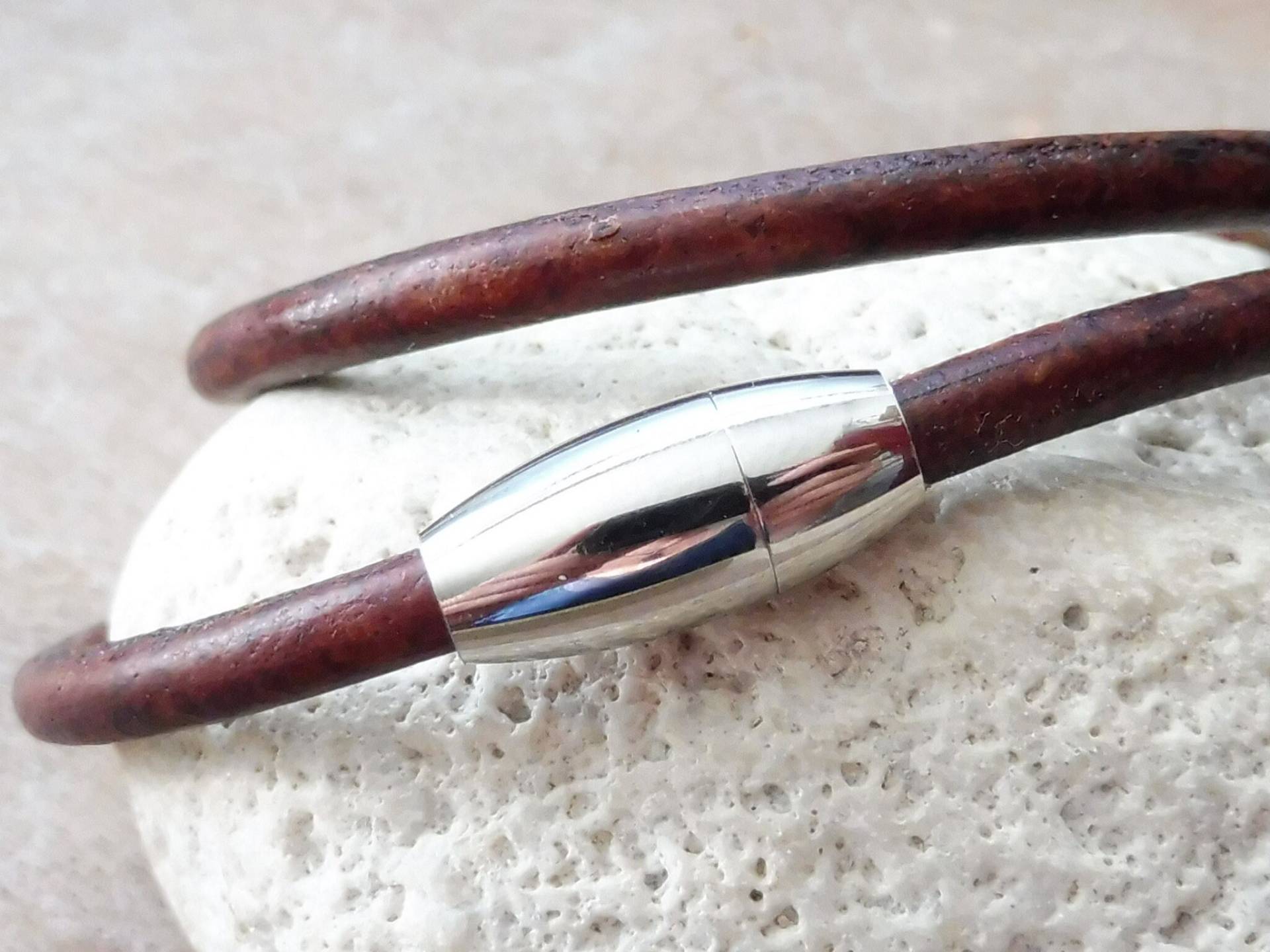 Lederhalskette 4 ~ Starker Magnet Hochglänzend Edelstahl Magnetverschluss Schlicht Dezent Unisex Lederschmuck Lederhalskette 4 ~ Starker Magnet Hochglänzend Edelstahl Magnetverschluss Schlicht Dezent Unisex Lederschmuck von KleinerTruhenschatz