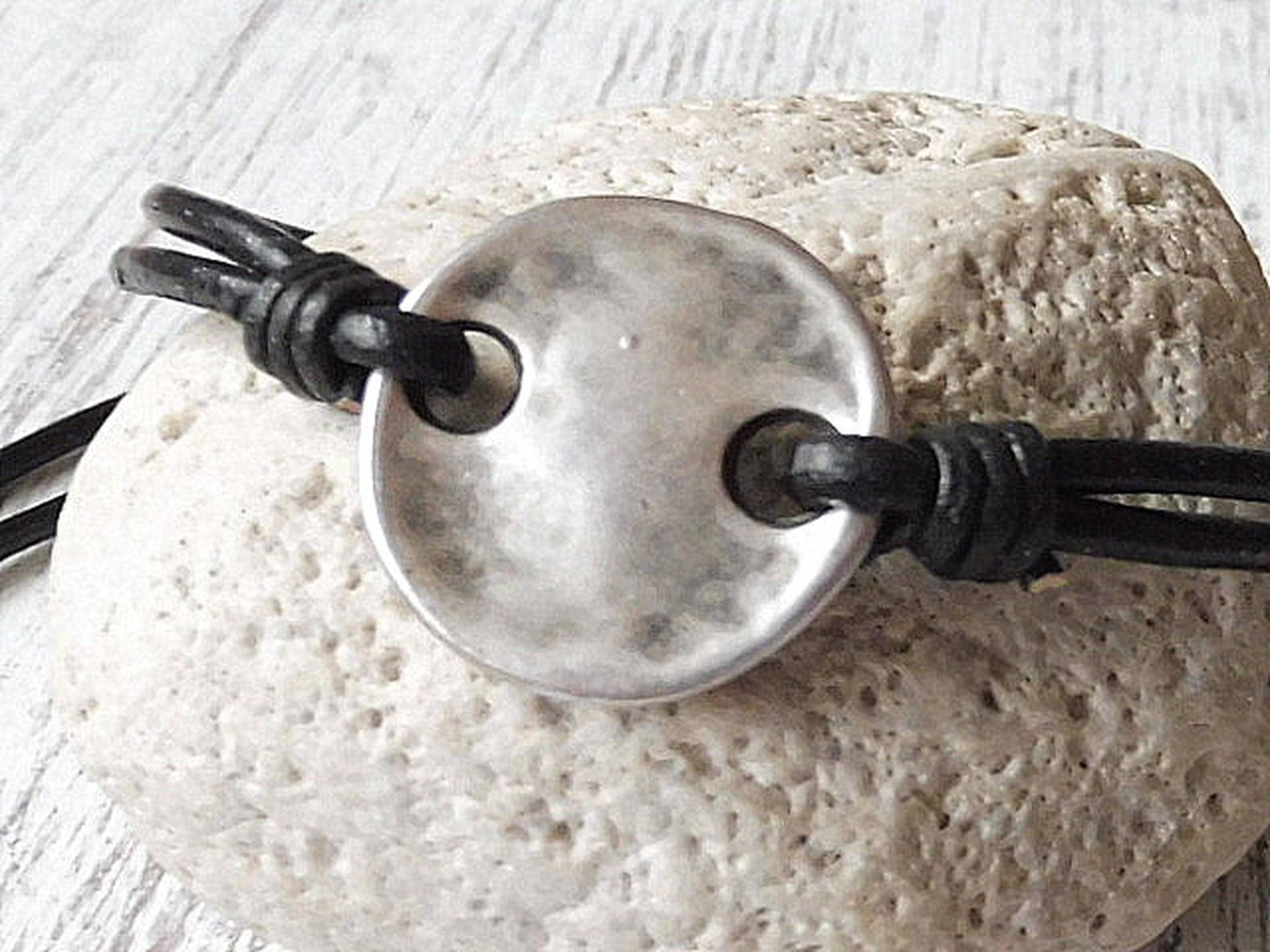 Lederhalskette2 ~ Scheibe Versilbert Zamak Schlicht Unisex Lederschmuck Lederhalskette2 ~ Scheibe Versilbert Zamak Schlicht Unisex Lederschmuck von KleinerTruhenschatz