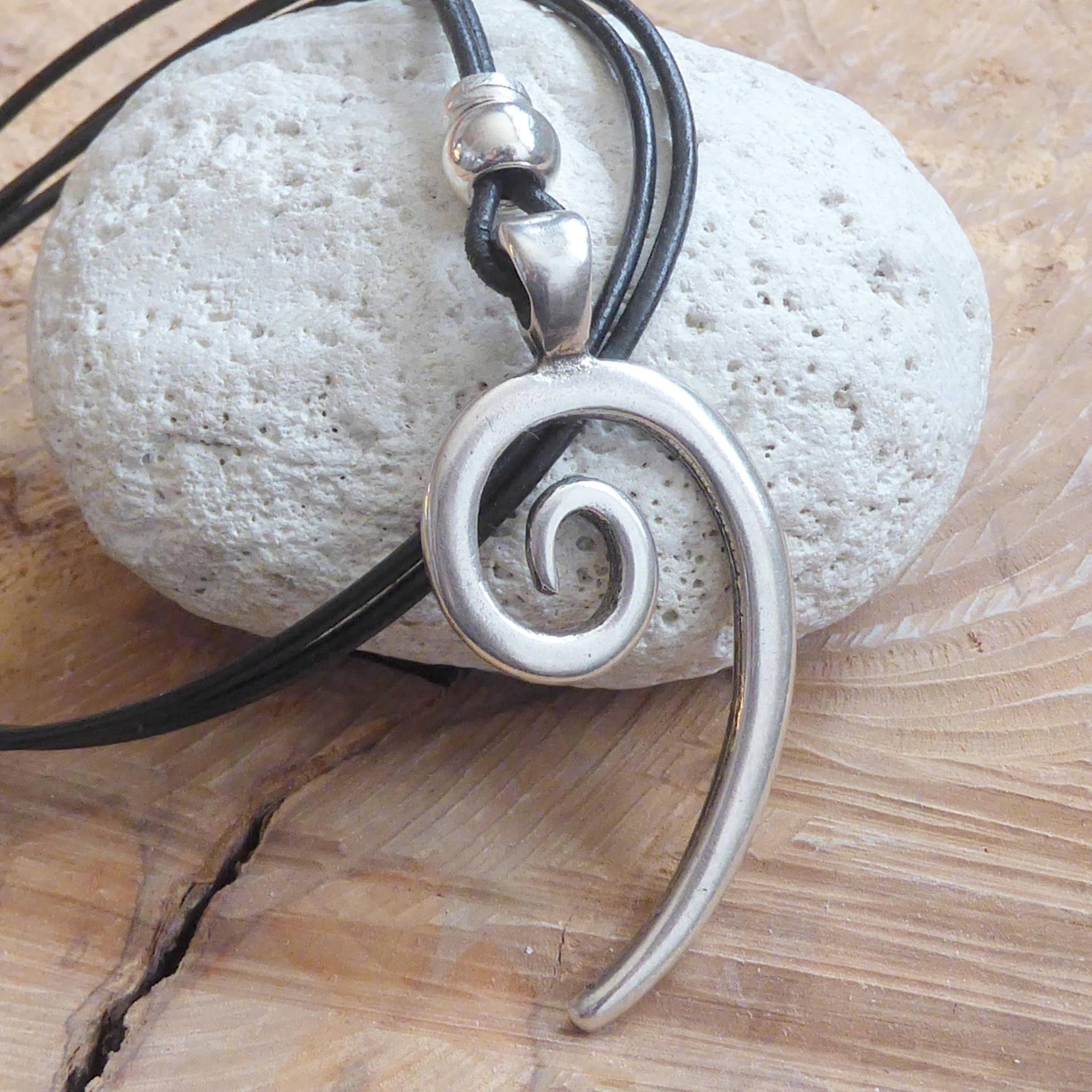 Lederkette Verstellbar ~ Spirale Versilbert Zamak Rechtsdrehend Schlicht Unisex Lederschmuck Lederkette Verstellbar ~ Spirale Versilbert Zamak Rechtsdrehend Schlicht Unisex Lederschmuck von KleinerTruhenschatz