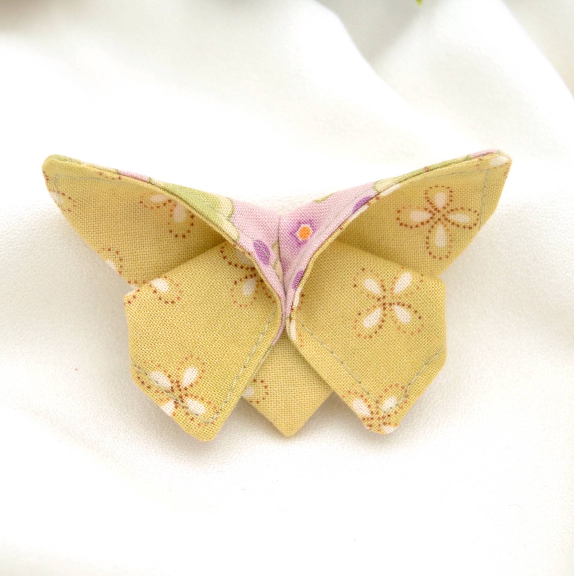 Stoff Brosche "Nora" Motte Im Origami Stil - Schmetterlingsbrosche Aus Textil Stoff Brosche "Nora" Motte Im Origami Stil - Schmetterlingsbrosche Aus Textil von KleinesMauDE