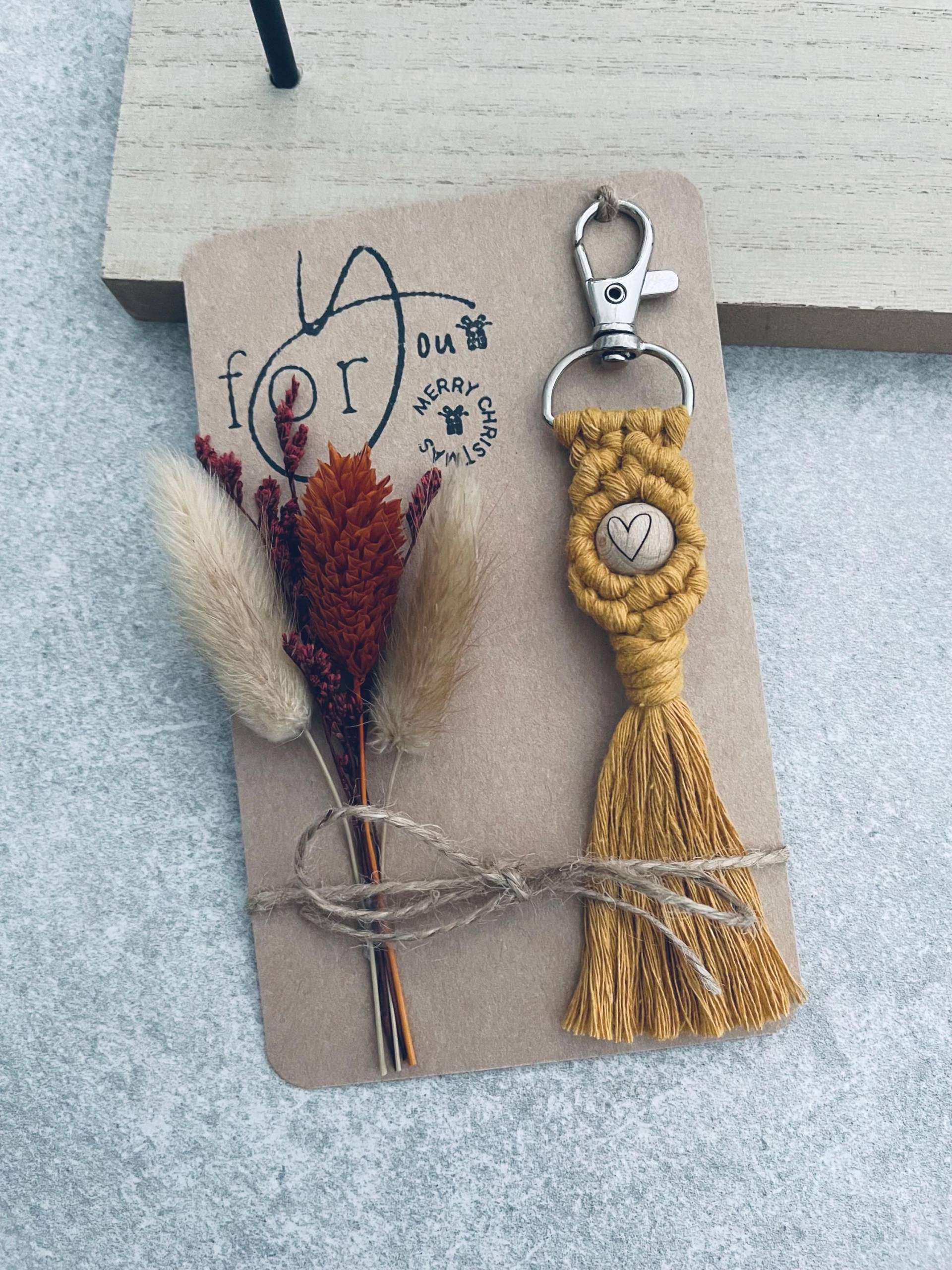 Weihnachtsgeschenk | Schlüsselanhänger Aus Makramee Geschenk Kollegin Freundin Nachbarin Merry Christmas Ein Kleines Dankeschön von KleinesWollkchen