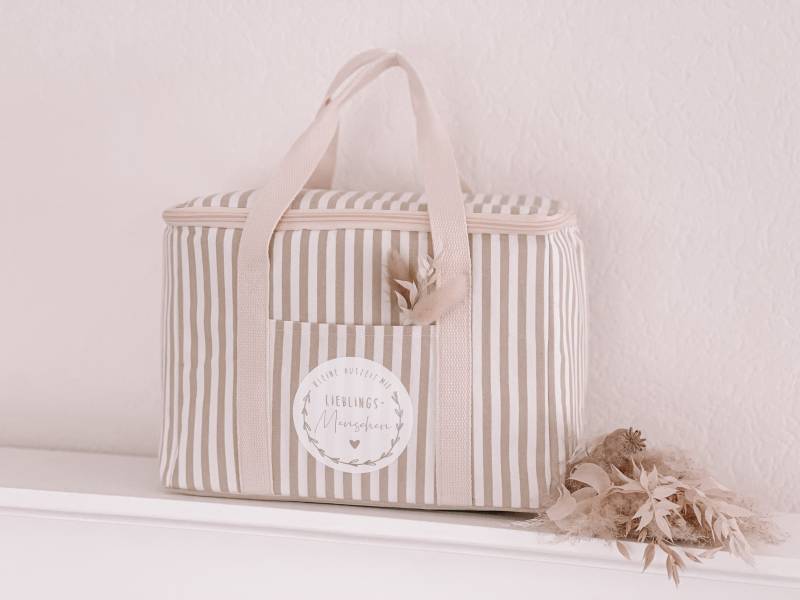 Kühltasche Gestreift "Kleine Auszeit Mit Lieblingsmenschen" Kühltasche Gestreift "Kleine Auszeit Mit Lieblingsmenschen" von Kleinkramliebe