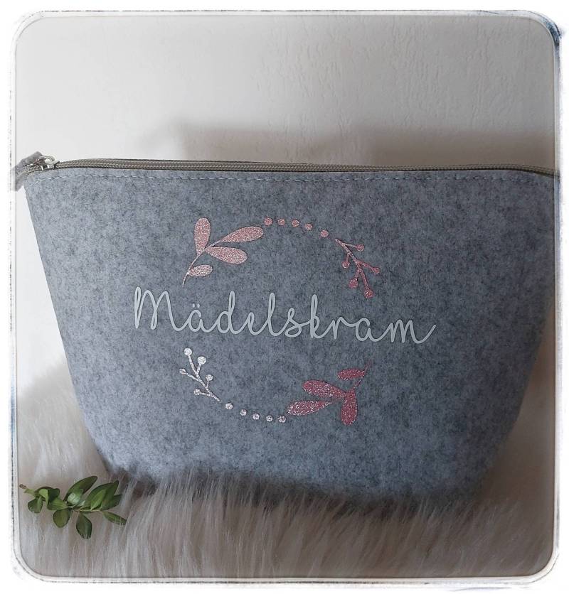 Kosmetiktasche Filz Tasche Geschenk Personalisiert Mädelskram Personalisiertes von KleinundfeinShop