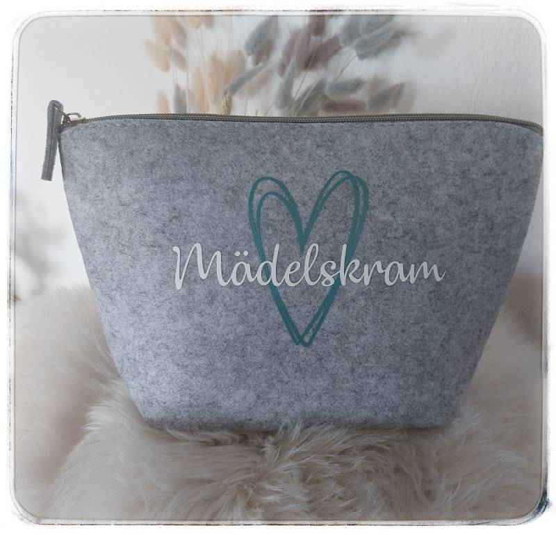 Kosmetiktasche Filz Tasche Geschenk Personalisiert Mädelskram Personalisiertes von KleinundfeinShop