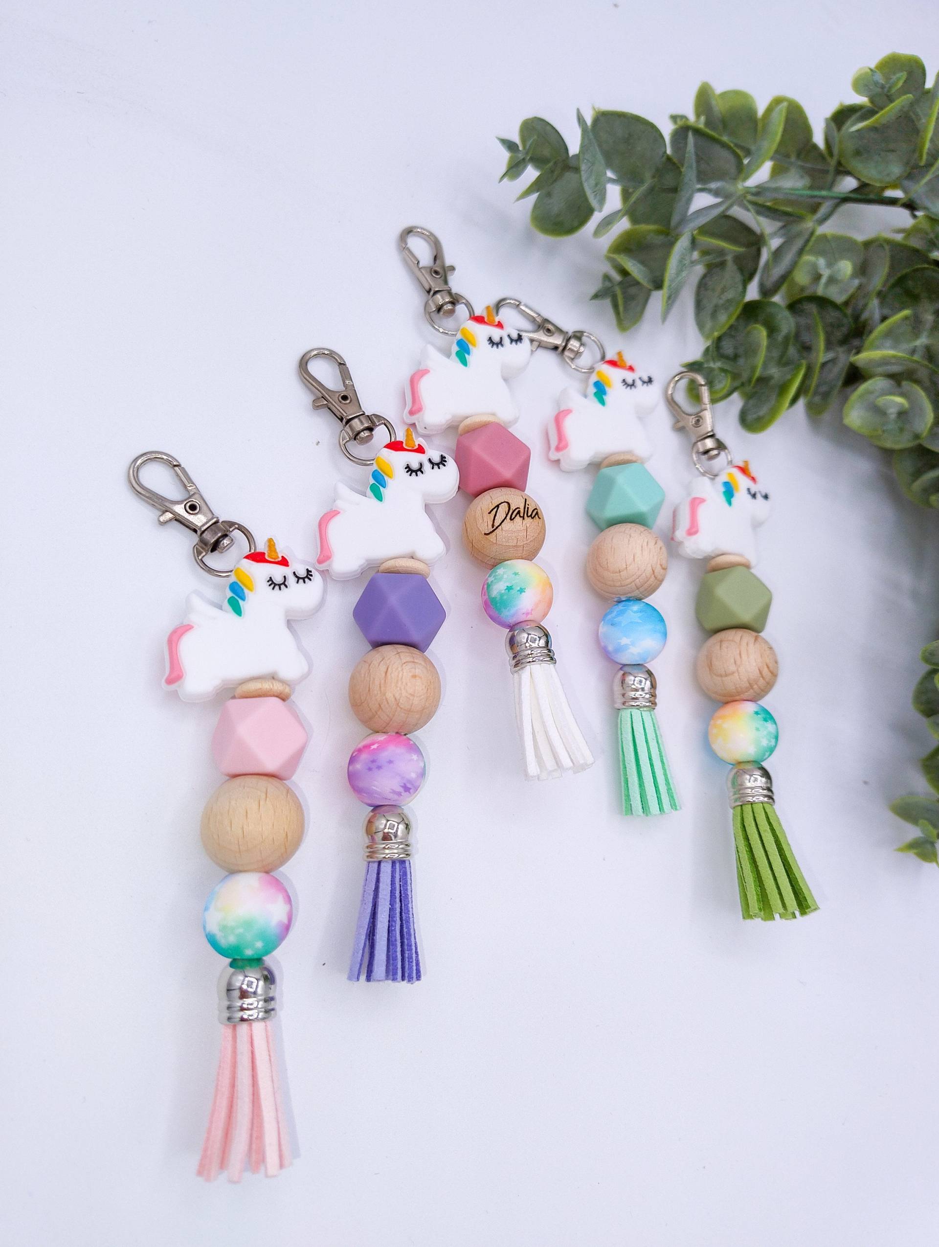 Schlüsselanhänger Mit Einhorn Für Den Schulranzen, Personalisiert Namen, Geschenk Zum Geburtstag, Einschulung Schlüsselanhänger Mit Einhorn Für Den Schulranzen, Personalisiert Namen, Geschenk Zum Geburtstag, Einschulung von KlitzekleinVonMaria