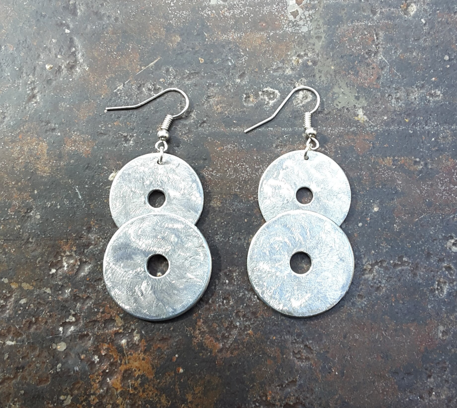 6 cm Große Runde/Kreisförmige Ohrhänger Aus Metall 6 cm Große Runde/Kreisförmige Ohrhänger Aus Metall von KloandCo