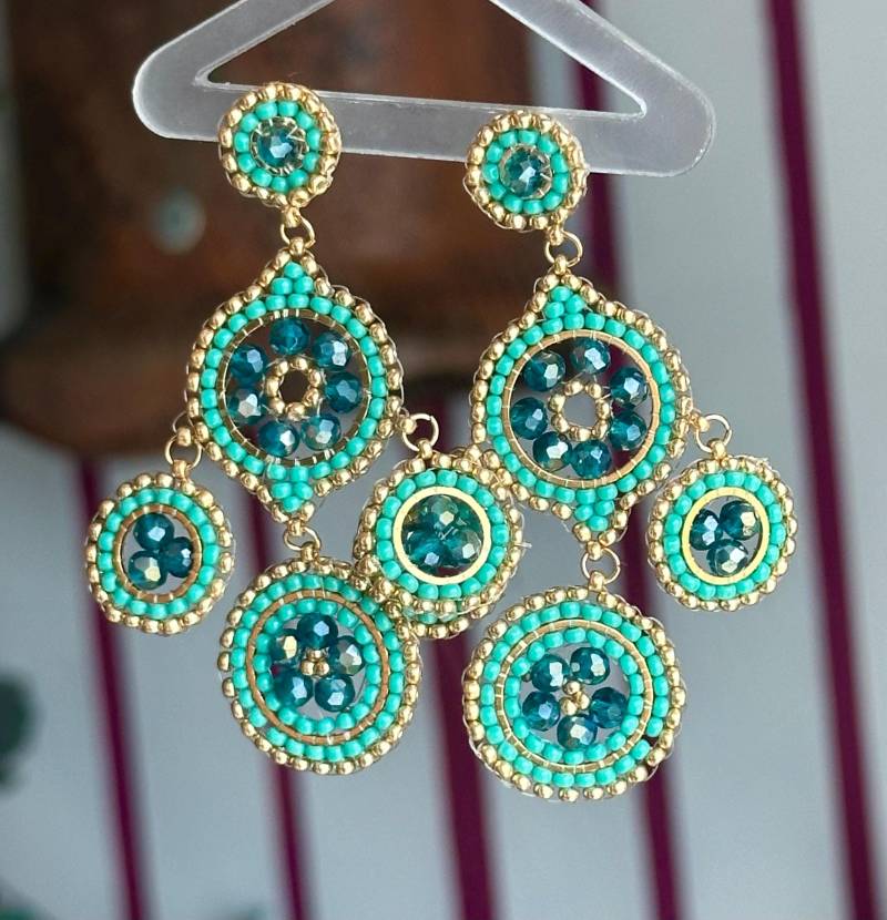 Chloe || Edelstahl Ohrringe Gold Türkis, Perlenohrring Gold, Hängeohrringe, Glasperlen, Boho Rund Türkis, Perlenschmuck von KlunkerJewelryDE