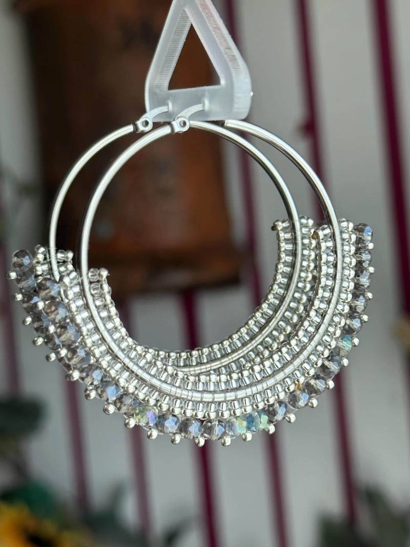 Diana | Creolen Silber, Perlenohrring Handgemachte Ohrringe Aus Glasperlen, Geschenkidee, Statement Ohrringe, Boho Hippie Ohrring von KlunkerJewelryDE