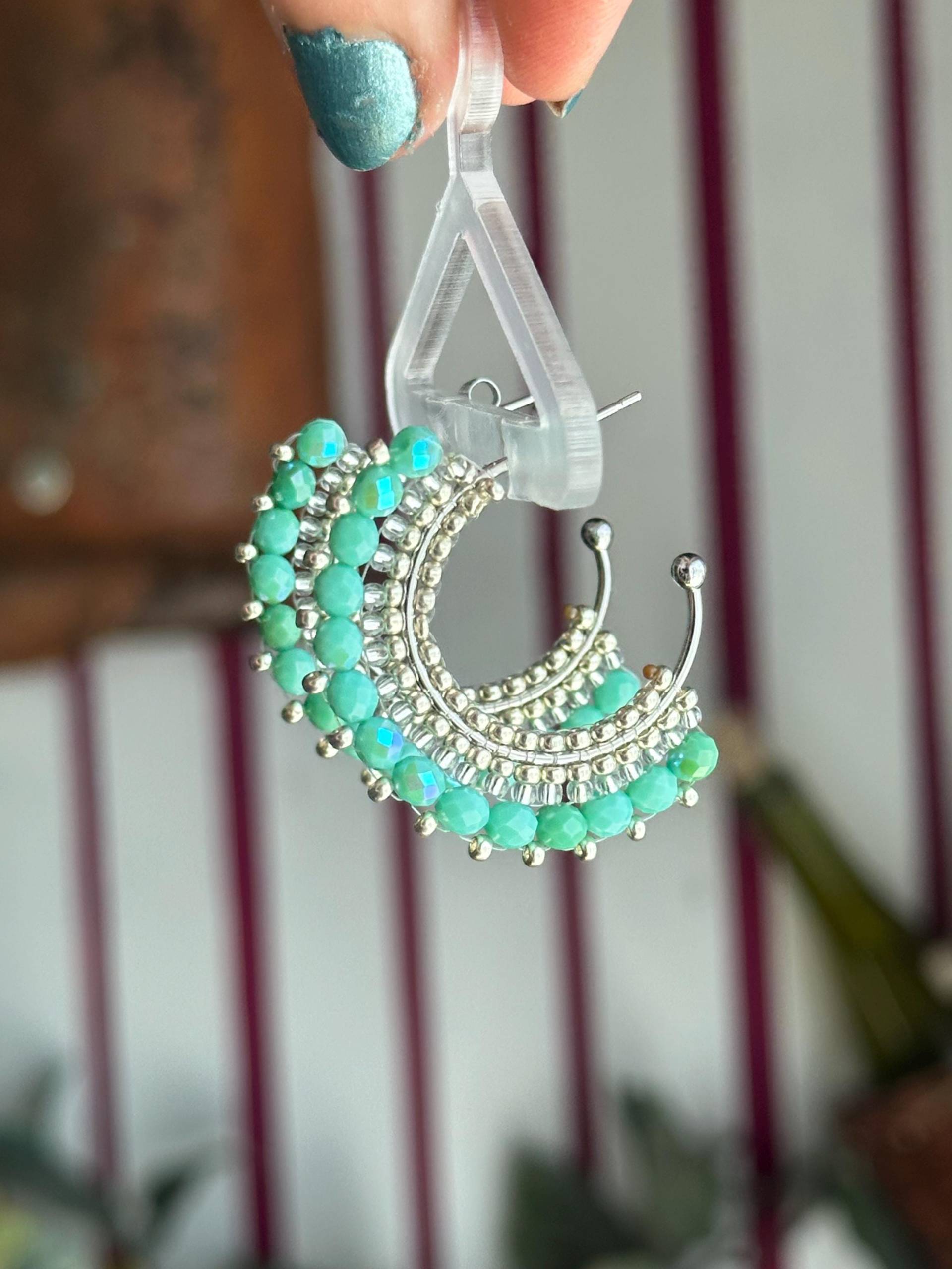 Elisa | Creolen Silber, Perlenohrring Silber, Handgemachte Ohrringe Aus Glasperlen, Statement Silber, Boho Hippie Ohrring Silber von KlunkerJewelryDE
