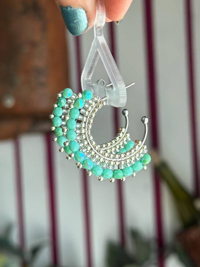 Elisa | Creolen Silber, Perlenohrring Silber, Handgemachte Ohrringe Aus Glasperlen, Statement Silber, Boho Hippie Ohrring Silber Elisa | Creolen Silber, Perlenohrring Silber, Handgemachte Ohrringe Aus Glasperlen, Statement Silber, Boho Hippie Ohrring Silber von KlunkerJewelryDE