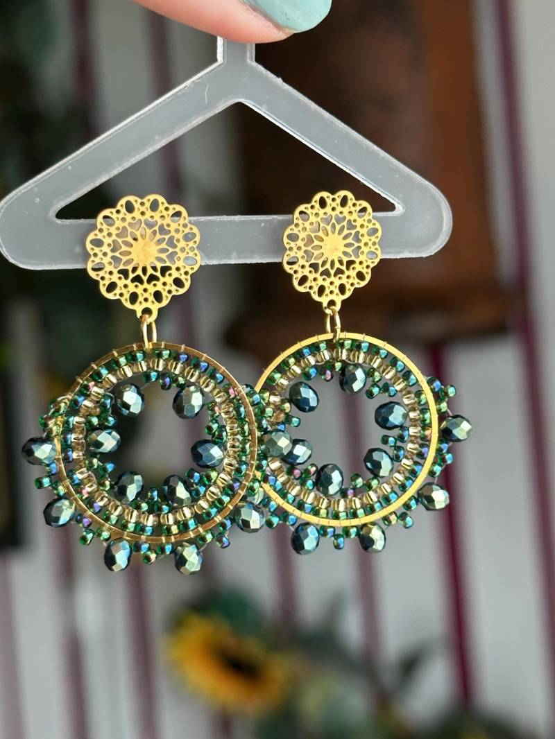 Evelin || Edelstahl Ohrringe Grün, Perlenohrring Gold Brautschmuck, Glasperlen, Kleine Perlen Boho Schmuck Evelin || Edelstahl Ohrringe Grün, Perlenohrring Gold Brautschmuck, Glasperlen, Kleine Perlen Boho Schmuck von KlunkerJewelryDE