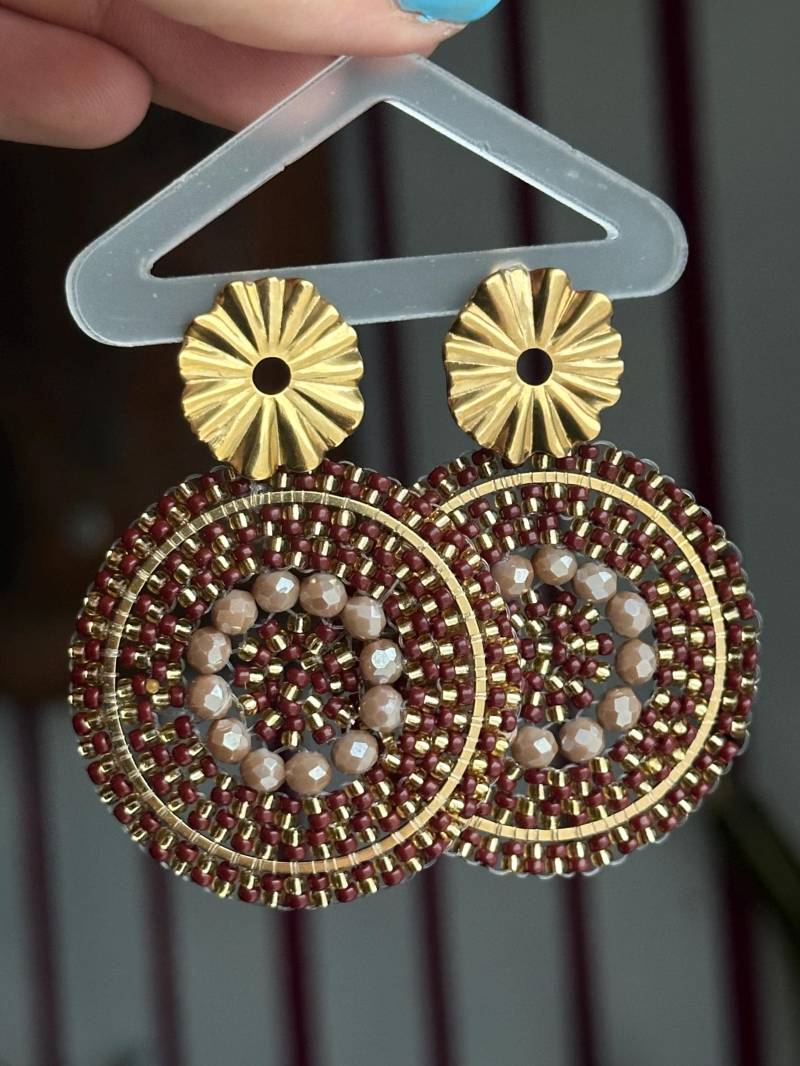 Joana | Edelstahl Ohrringe Gold Braun, Perlenohrring Gold, Beige Ohrringe, Glasperlen, Braun Beige, Boho Perlenschmuck von KlunkerJewelryDE