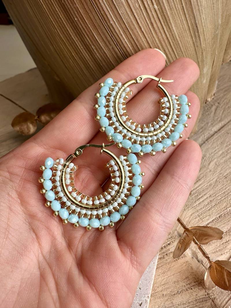 Mavie || 18 Karat Vergoldete Creolen, Perlenohrring Gold, Klunker, Ohrringe Glasperlen, Kleine Perlen, Brautschmuck, Boho Mavie || 18 Karat Vergoldete Creolen, Perlenohrring Gold, Klunker, Ohrringe Glasperlen, Kleine Perlen, Brautschmuck, Boho von KlunkerJewelryDE