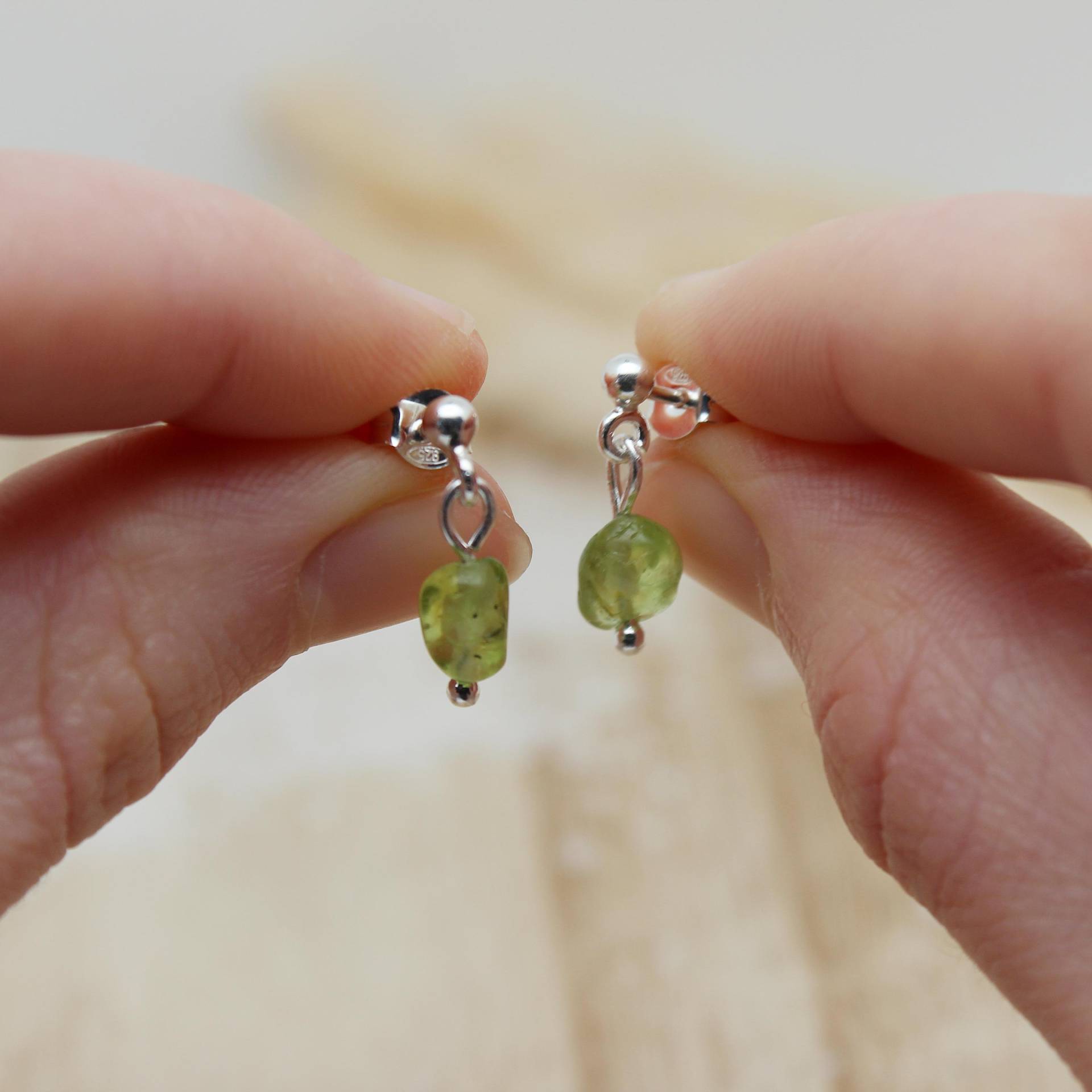 Peridot Ohrringe Silber, Mit 925Er Ohrhänger in Ohrstecker Silber Peridot Ohrringe Silber, Mit 925Er Ohrhänger in Ohrstecker Silber von Klunkerie
