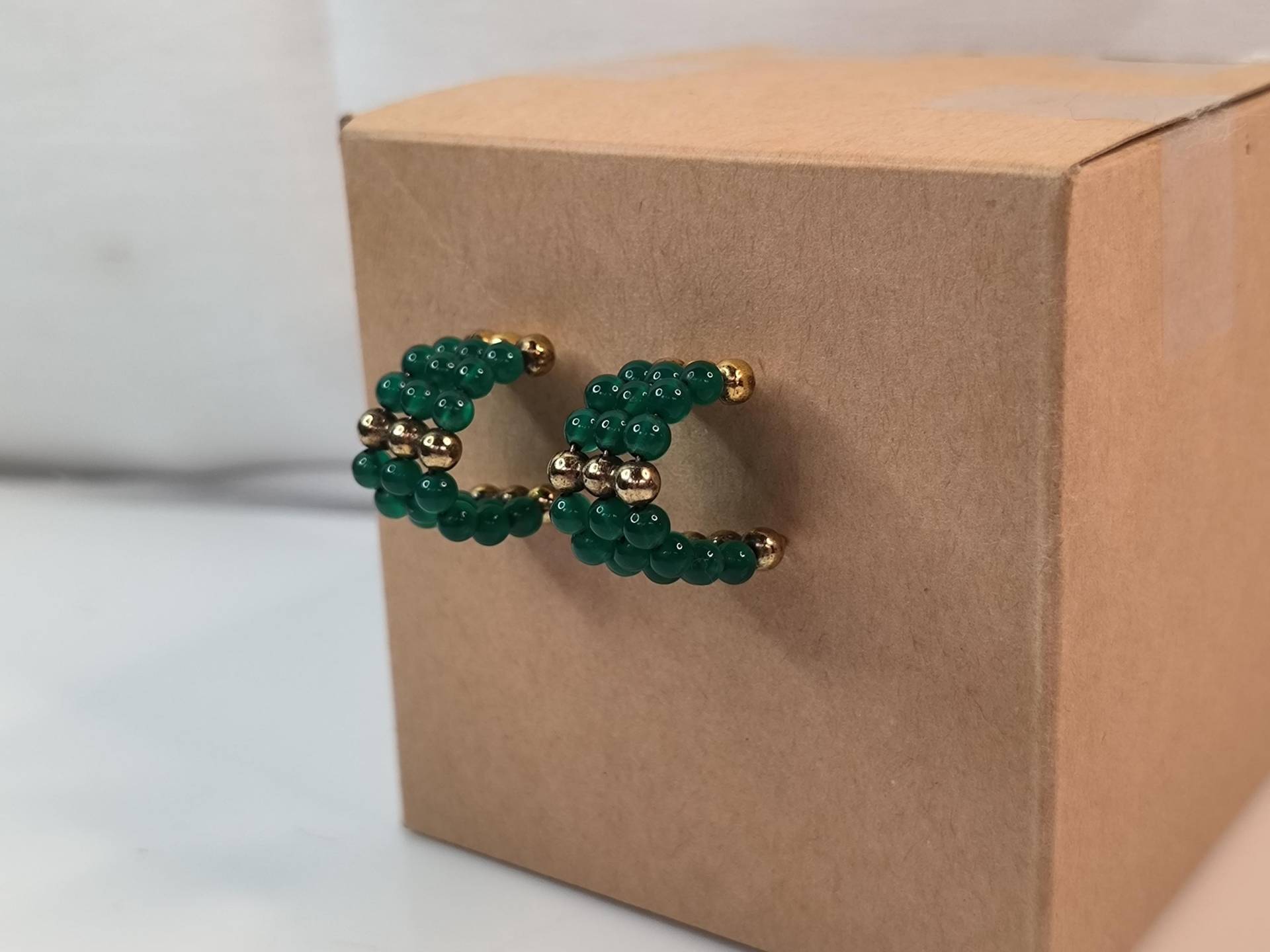 Ohrringe Creolen Stecker Tiefe Grüne Glasperlen Und Gold Perlen Geschmackvoller Ohrring Ohrringe Creolen Stecker Tiefe Grüne Glasperlen Und Gold Perlen Geschmackvoller Ohrring von KlunkerimBunker
