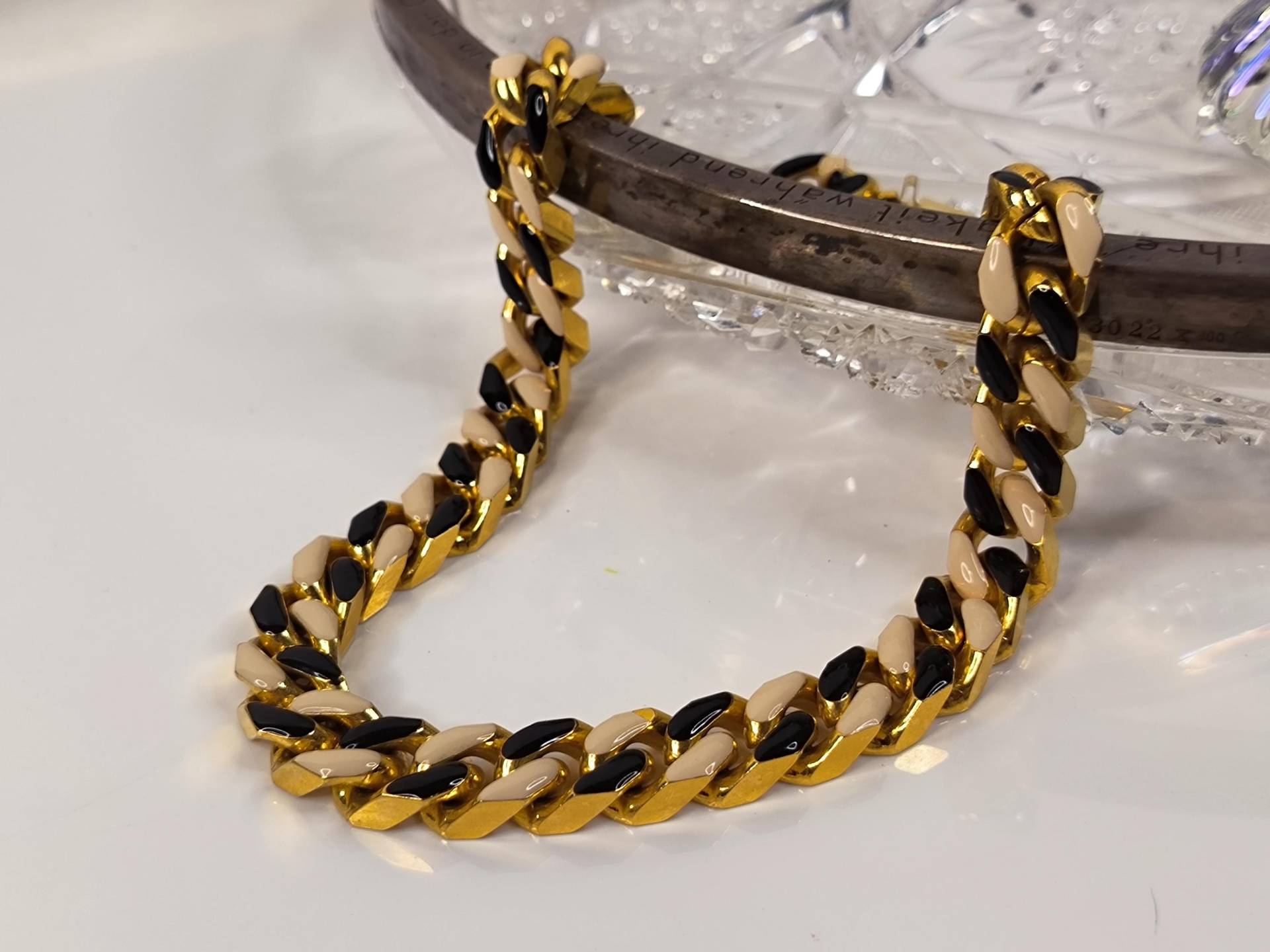 Panzer Kette Gold Schwer Und Massiv Emailliert in Beige Braun Auffallend Breite Glieder Angenehm Auf Der Haut Weil So Hochwertig Panzer Kette Gold Schwer Und Massiv Emailliert in Beige Braun Auffallend Breite Glieder Angenehm Auf Der Haut Weil So Hochwertig von KlunkerimBunker