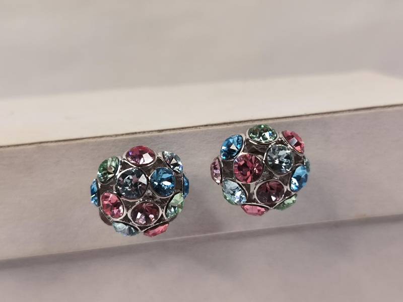 Strass Ohrring Funkelnde Kleine Kugel Rosa Hellblau Klar Grün Silber Stecker Strass Ohrring Funkelnde Kleine Kugel Rosa Hellblau Klar Grün Silber Stecker von KlunkerimBunker