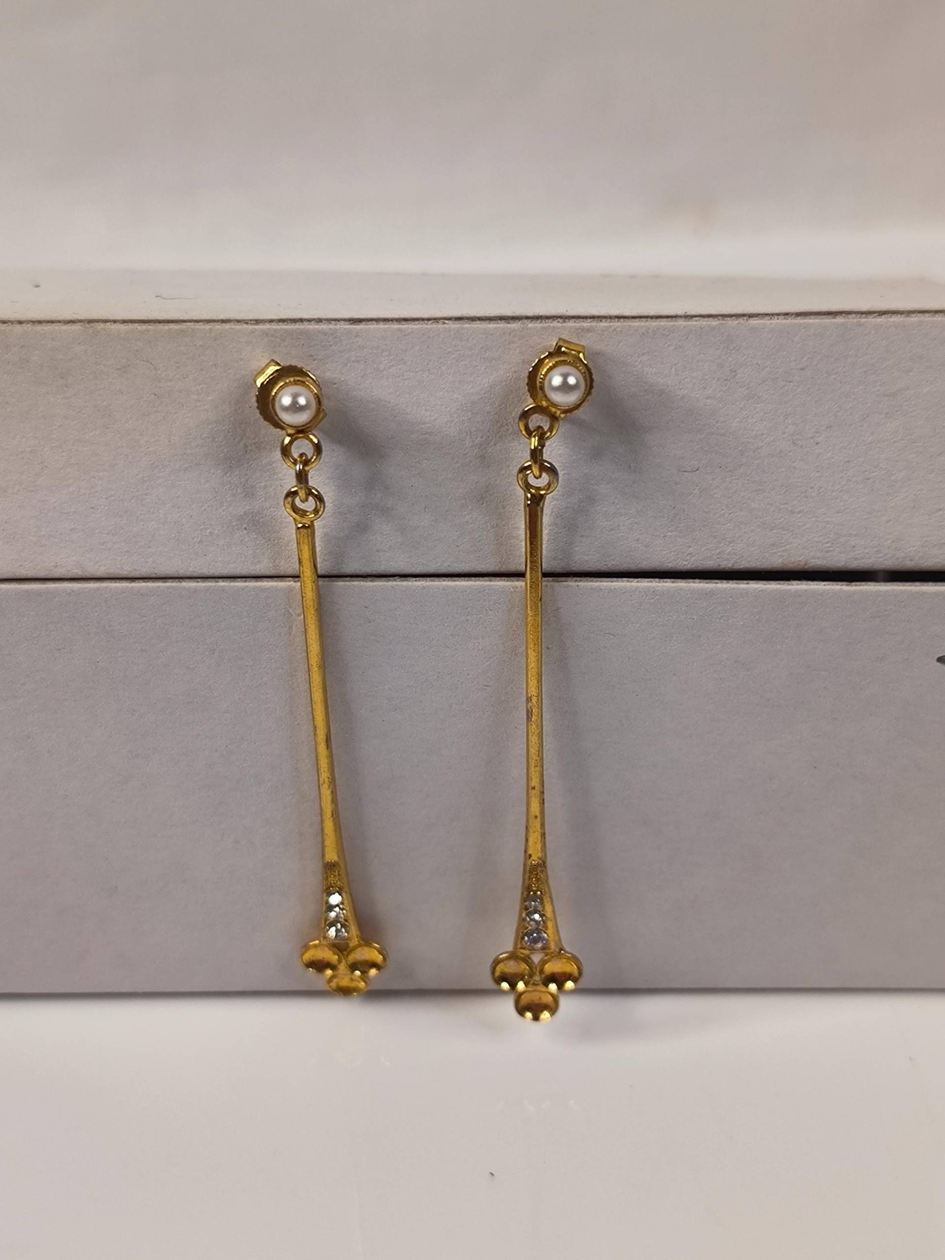 stecker in Gold Lang Und Kleinen Perlen stecker in Gold Lang Und Kleinen Perlen von KlunkerimBunker
