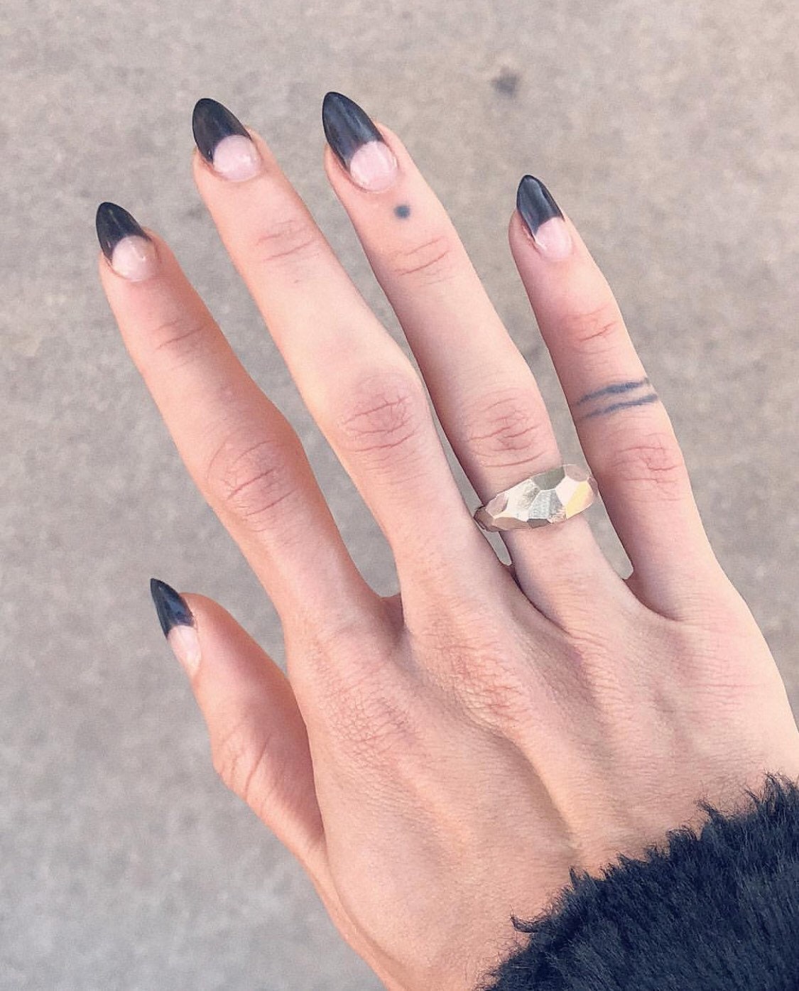 Handgeschnitzter Statement Ring | Facettierter Bio-Siegelring Handgeschnitzter Statement Ring | Facettierter Bio-Siegelring von KlyneJewelry