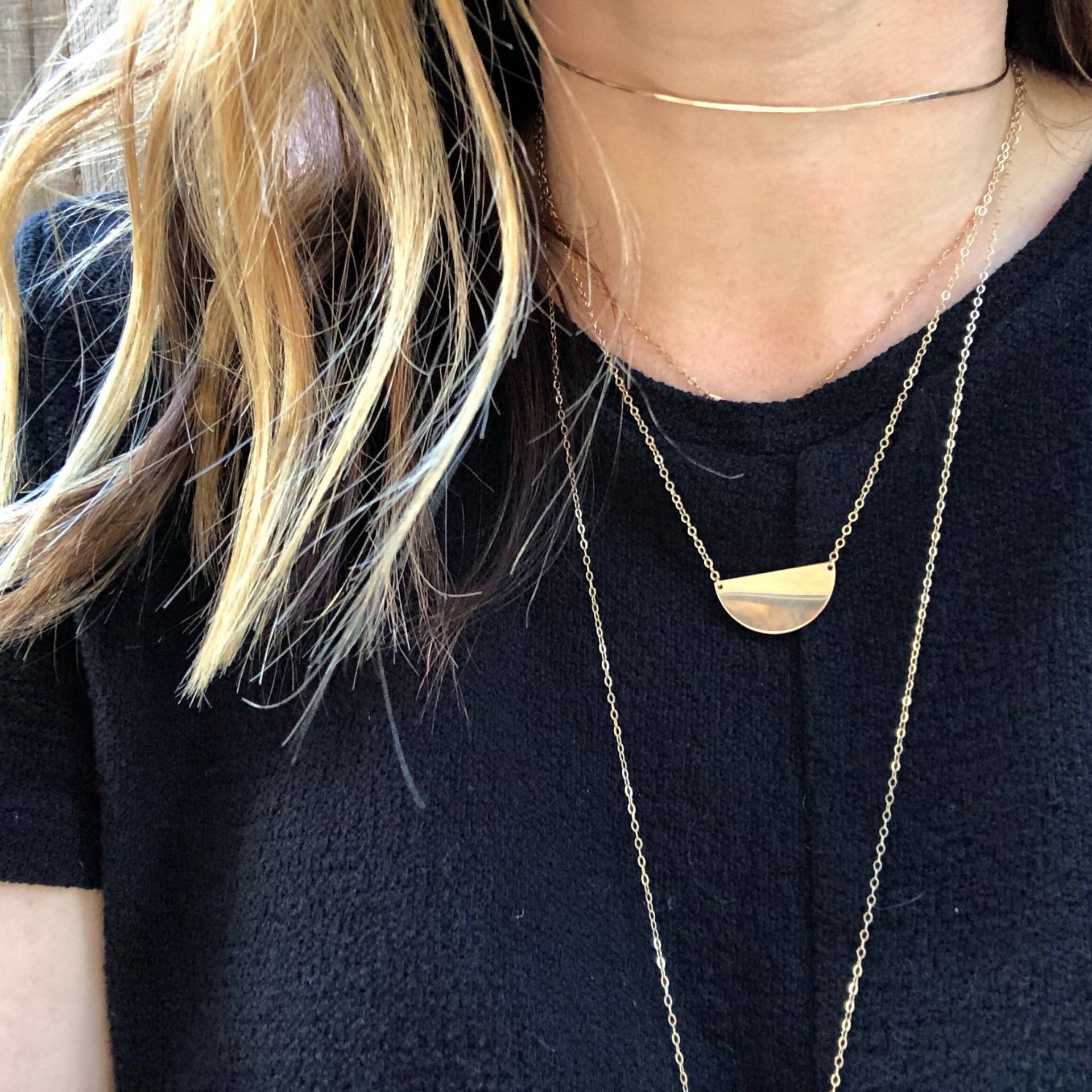 High Moon Necklace/Halbmond Anhänger - Halbkreis Charm Halskette Gold 14 K Gefüllt Glänzend Moderne Minimalistisch High Moon Necklace/Halbmond Anhänger - Halbkreis Charm Halskette Gold 14 K Gefüllt Glänzend Moderne Minimalistisch von KmichaelStyle