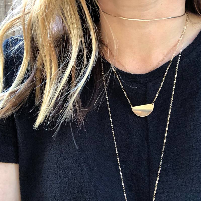 High Moon Necklace/Halbmond Anhänger - Halbkreis Charm Halskette Gold 14 K Gefüllt Glänzend Moderne Minimalistisch High Moon Necklace/Halbmond Anhänger - Halbkreis Charm Halskette Gold 14 K Gefüllt Glänzend Moderne Minimalistisch von KmichaelStyle