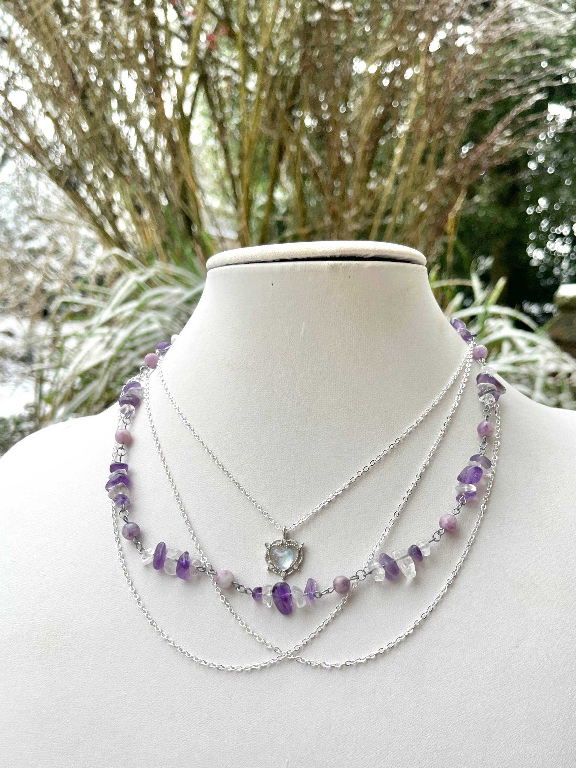 Purple Amethyst Layered Valentines Necklace Heart Charm Purple Amethyst Layered Valentines Necklace Heart Charm von KmrJewelryShop