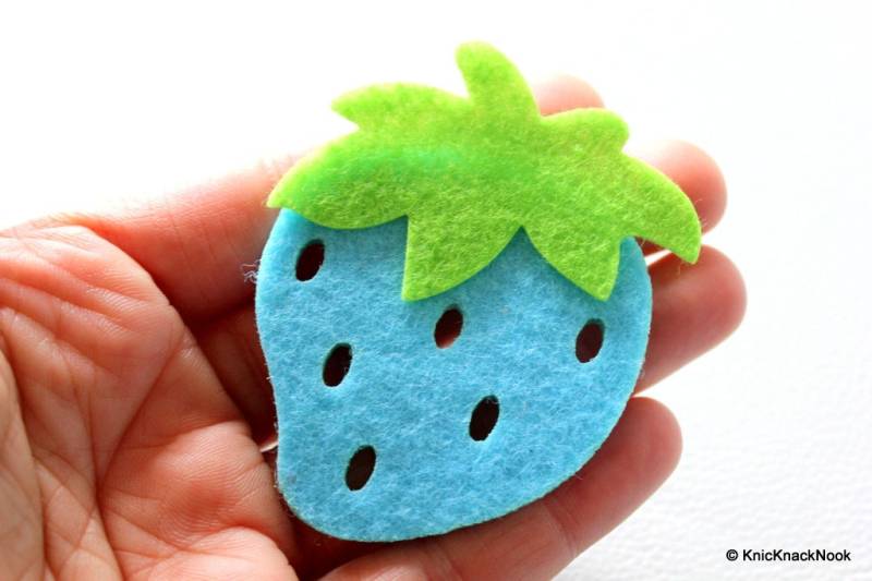 Blaue Erdbeere Filzapplikation Patch von KnicKnackNook