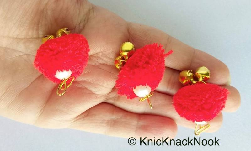 Rote Pom-Pom Quaste Latkan Perle & Glöckchen Perlen | 6 Stück von KnicKnackNook