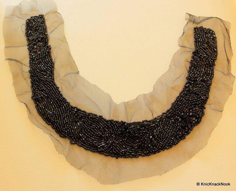 Schwarz Glänzend Perlen Netz Stoff Kragen Applikation Ausschnitt Patch - 030315A204 von KnicKnackNook