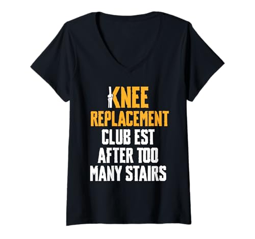 Damen Knee Replacement Surgery Club Est After Too T-Shirt mit V-Ausschnitt Damen Knee Replacement Surgery Club Est After Too T-Shirt mit V-Ausschnitt von Knie Operation Designs Kniegelenkersatz