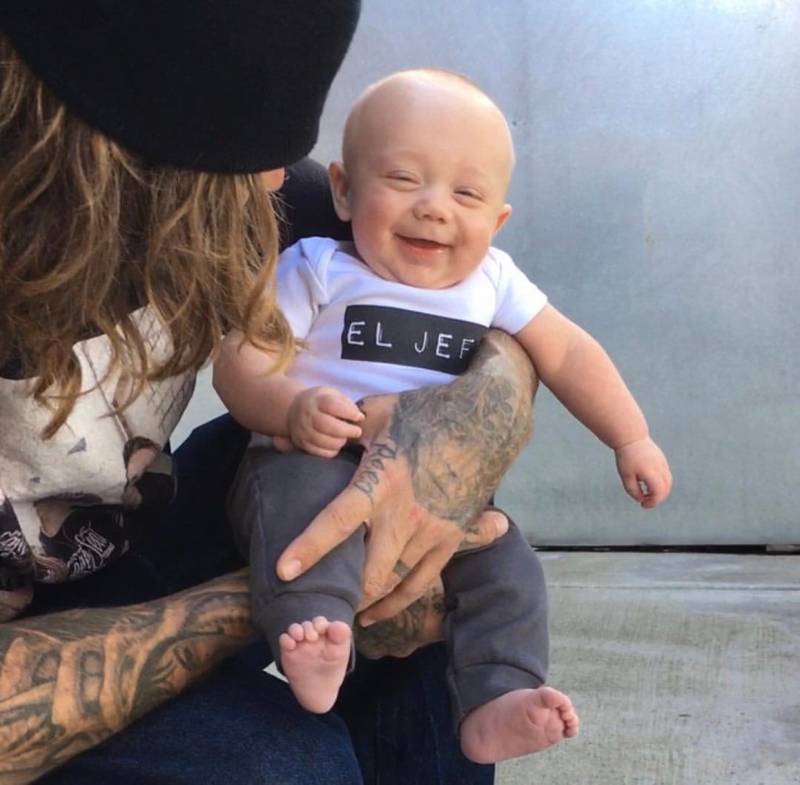 El Jefe Block-Art Kleinkind-Baby-Shirt Strampelanzug von KnightAndReign