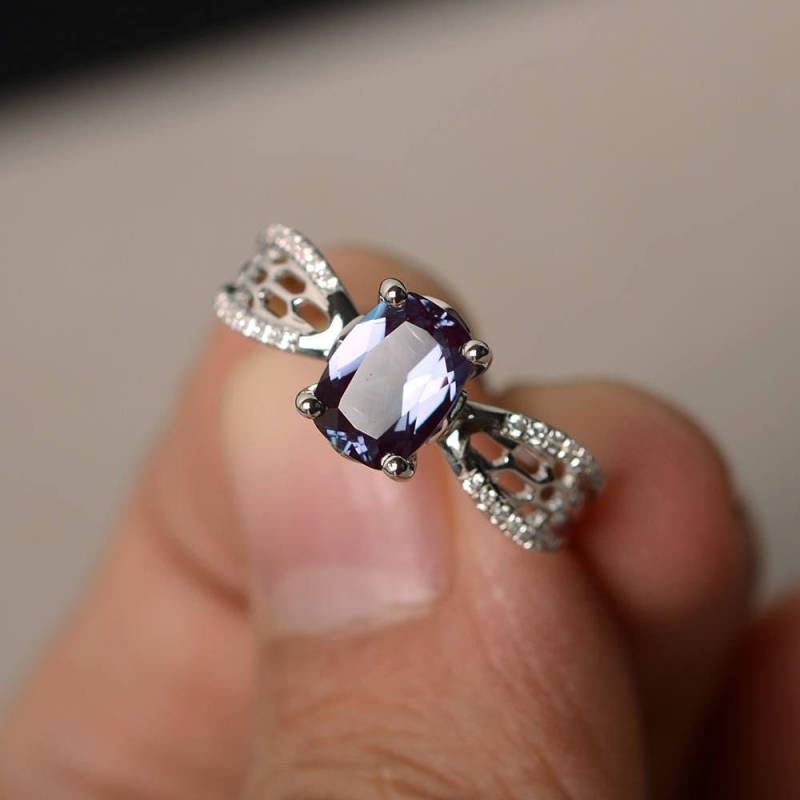 Alexandrit Ringe Hochzeitsringe Kissenschliff Farbwechsel Edelstein Sterling Silber Vintage von KnightJewelry