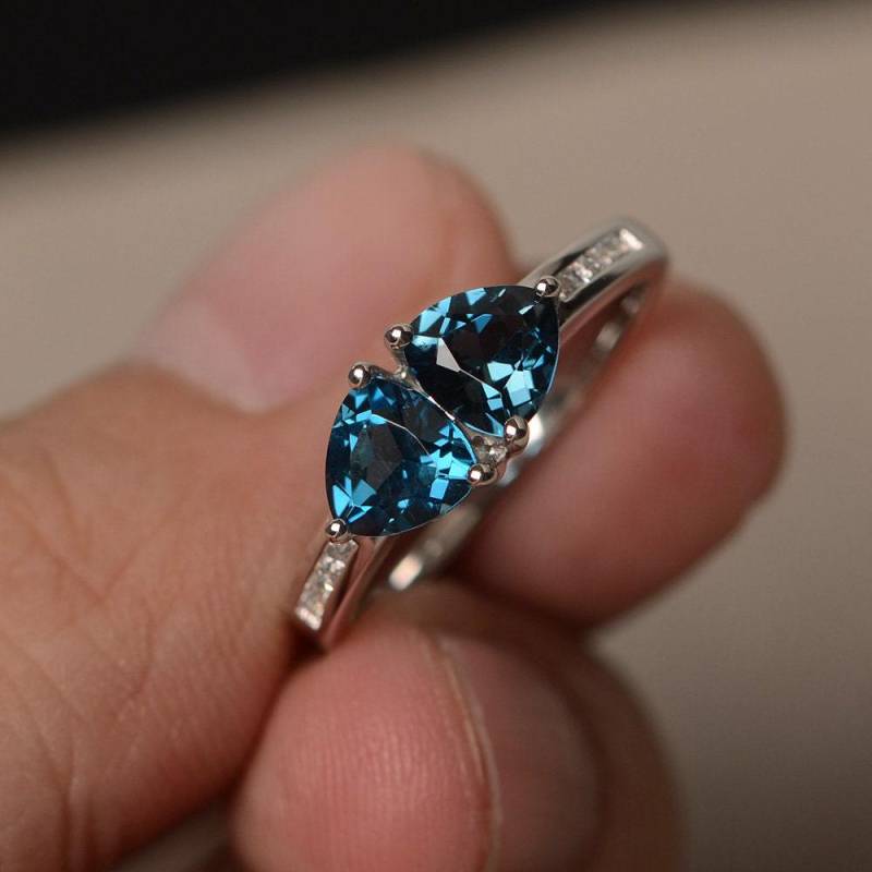 Echt London Blau Topas Ringe Trillion Cut Blaue Edelsteine Silber Ring Vorschlag von KnightJewelry