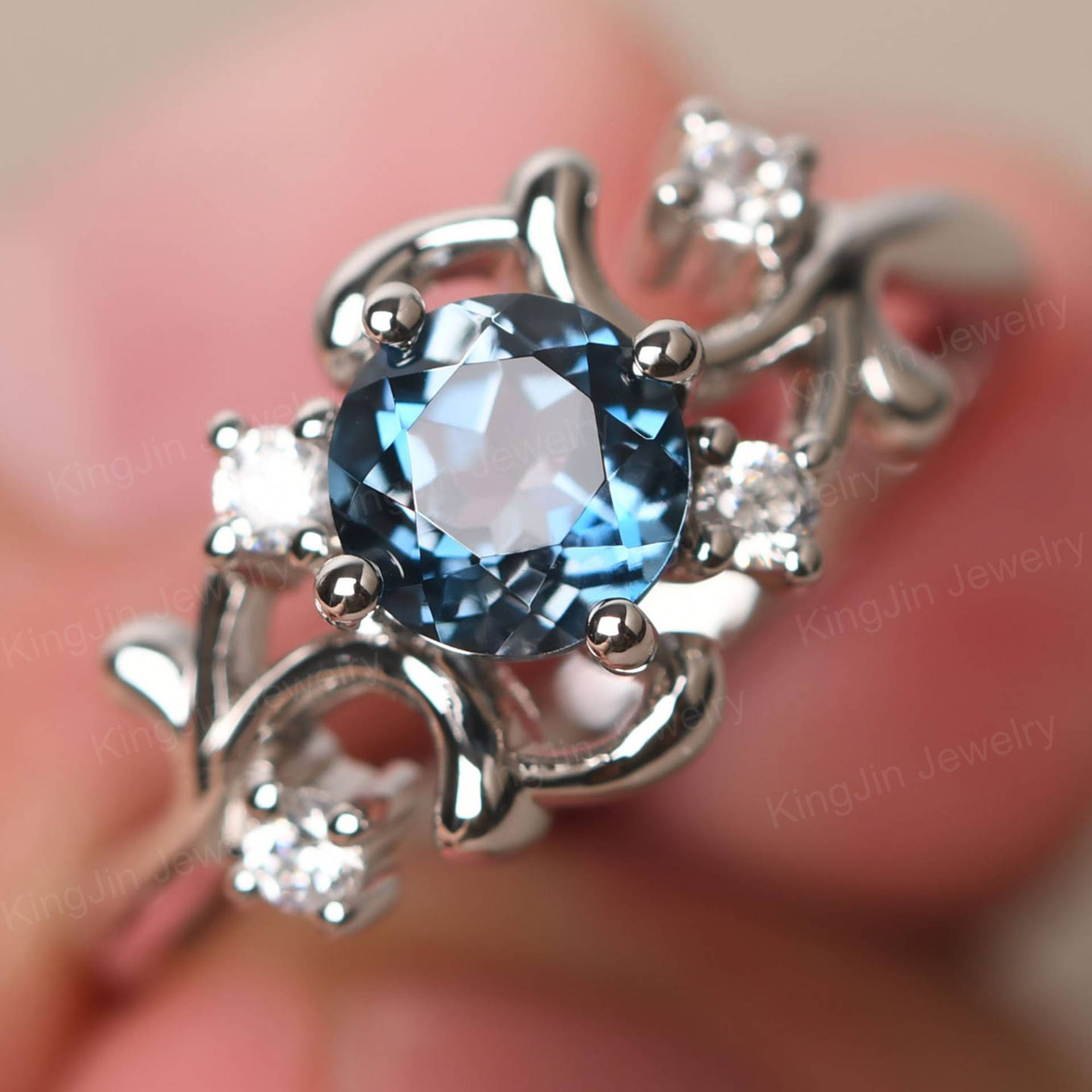 Echt London Blue Topas Cluster Vorschlag Ring Rundschliff Solid Silber November Birthstone Echt London Blue Topas Cluster Vorschlag Ring Rundschliff Solid Silber November Birthstone von KnightJewelry