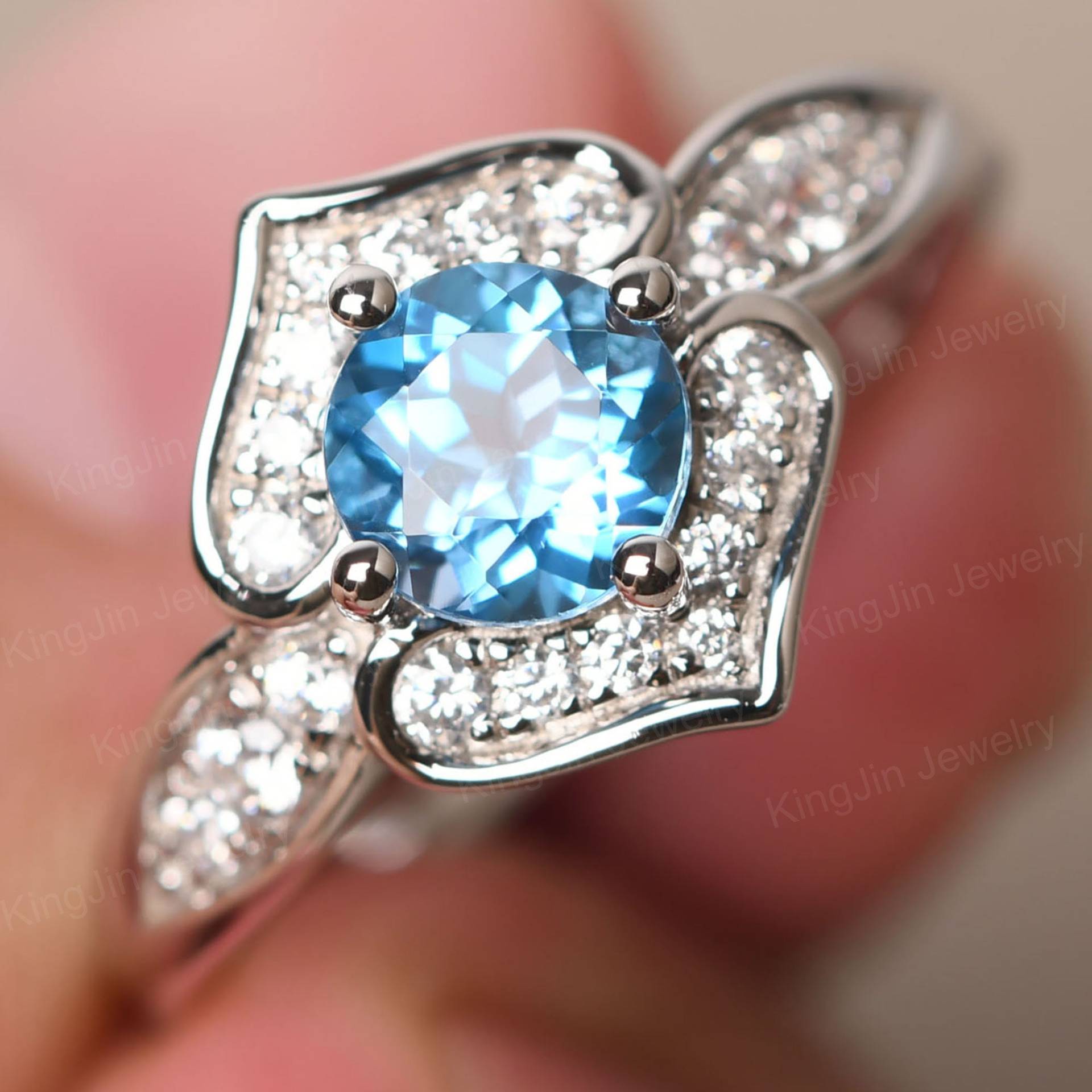 Echte Schweizer Blautopas 2 Herz Ring 14K Weißgold Blume November Birthstone Echte Schweizer Blautopas 2 Herz Ring 14K Weißgold Blume November Birthstone von KnightJewelry