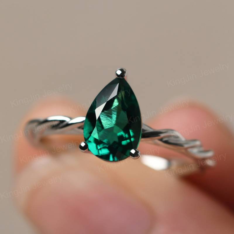 Einzigartige Smaragd Infinity Twist Verlobungsring 14K Weißgold Mai Birthstone Ring von KnightJewelry