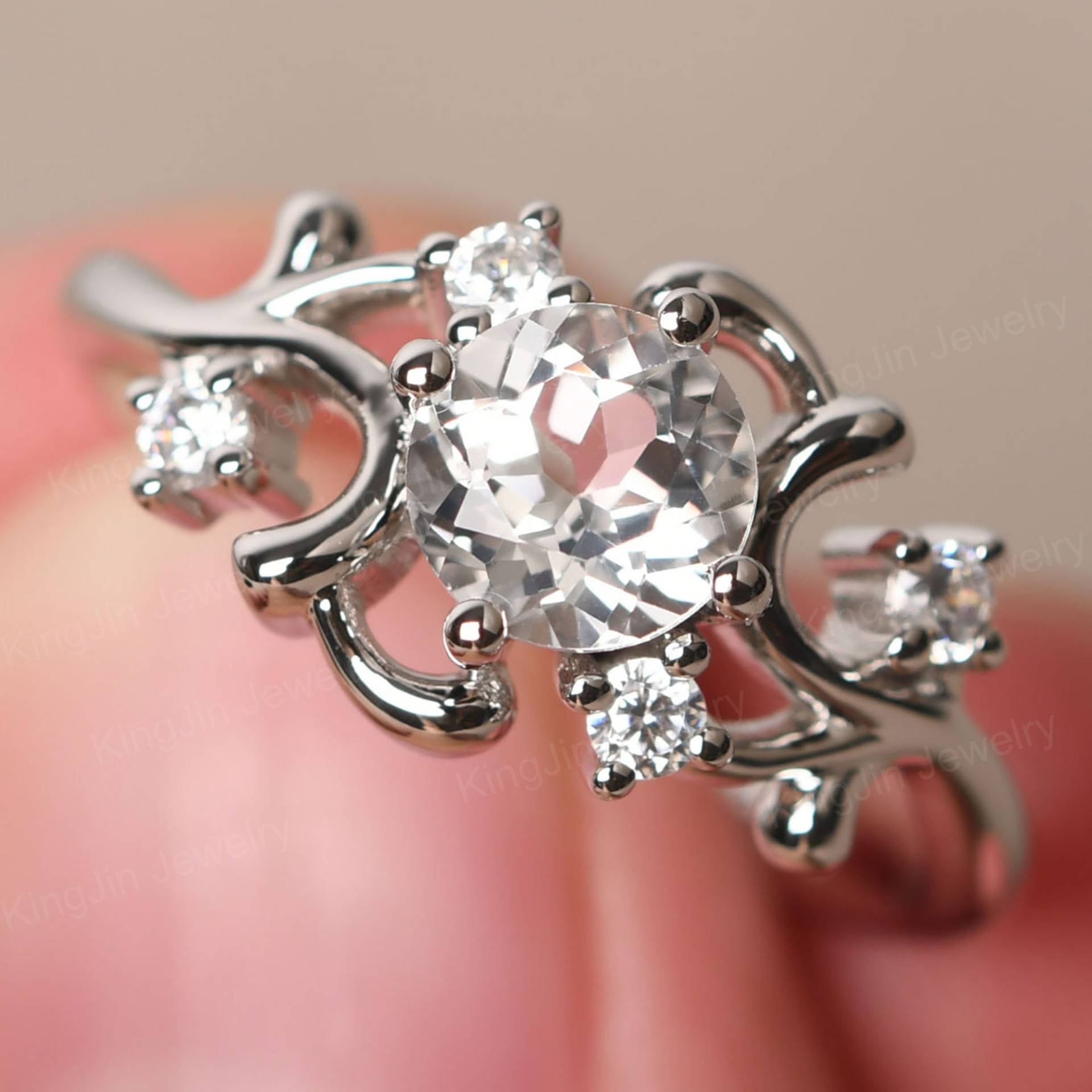 Einzigartiges Design Weißer Topas Verlobungsring 14K Weißgold Rundschliff Cluster November Birthstone Ring Einzigartiges Design Weißer Topas Verlobungsring 14K Weißgold Rundschliff Cluster November Birthstone Ring von KnightJewelry