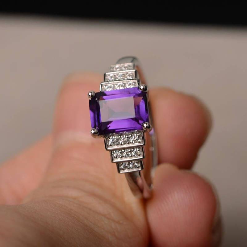 Februar Birthstone Natürlicher Amethyst Ring Hochzeit Smaragd Geschnitten Lila Edelstein Sterling Silber von KnightJewelry